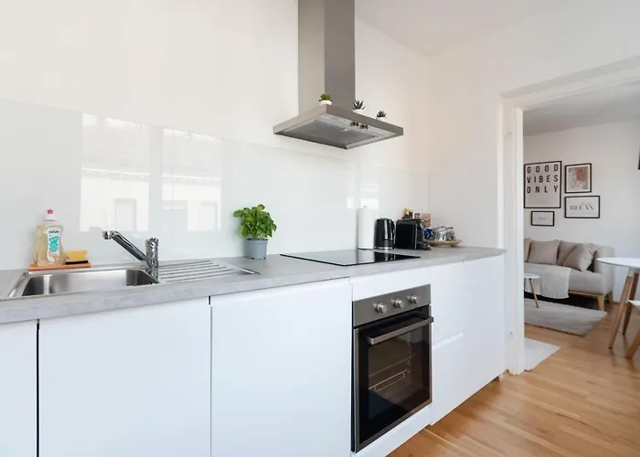Apartment Modern, Bright -close To The Center In A Quiet Area