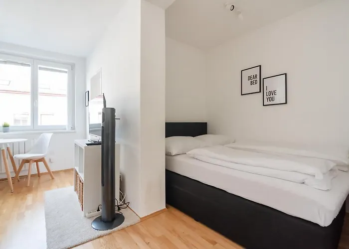 Modern, Bright -close To The Center In A Quiet Area Apartment *